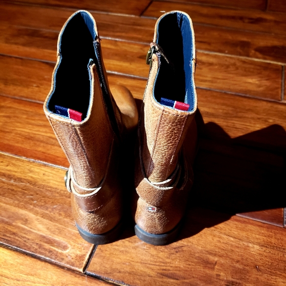 Tommy Hilfiger boots - Picture 2 of 5